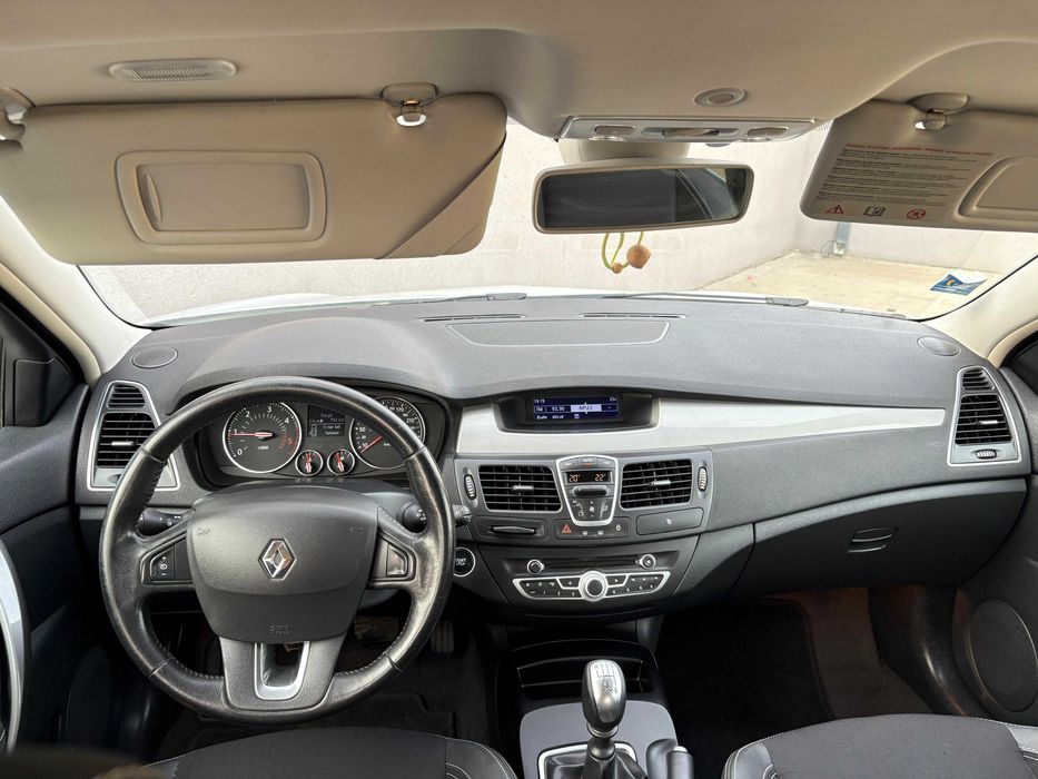 Renault Laguna 3 / 2014  / 110CP / LED / EURO 5 /  Sedan