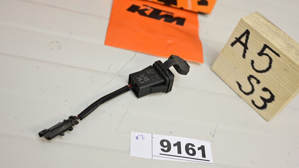 KTM USB C priza 1390 990 Duke  A62711043000