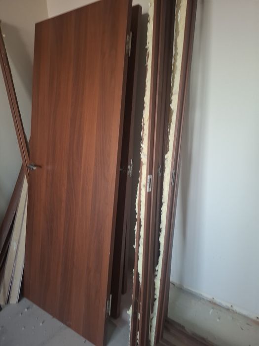 Продам срочно двери межкомнатные  б/у!