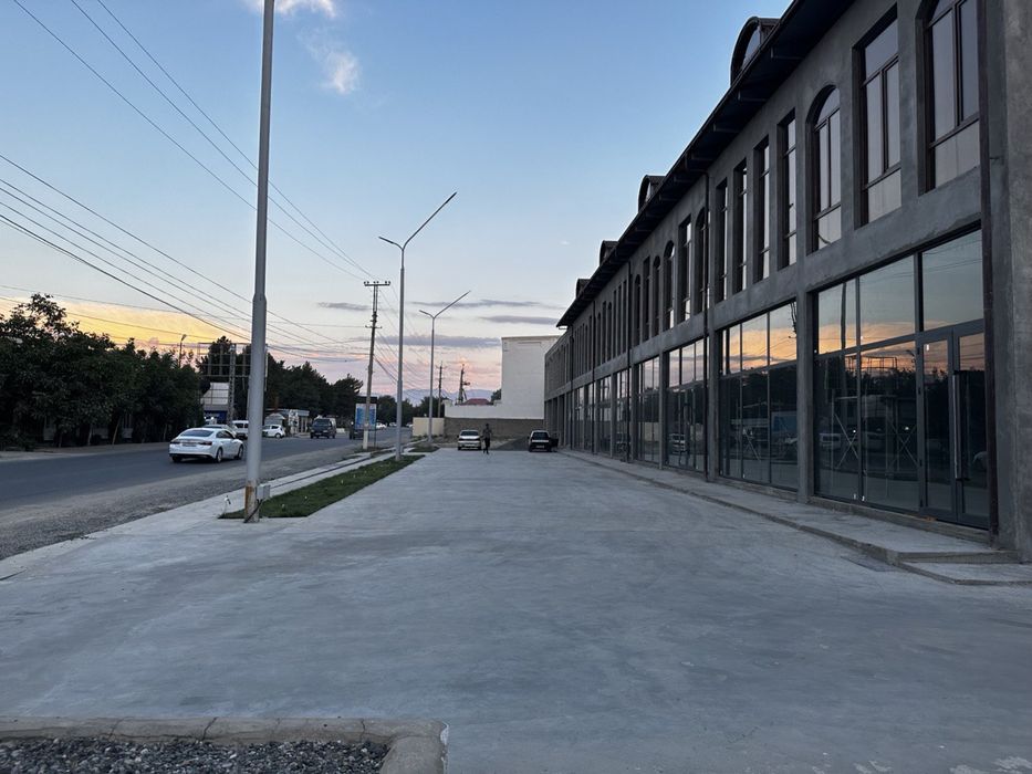 Andijoni maxallasida joylashgan biznes sentr