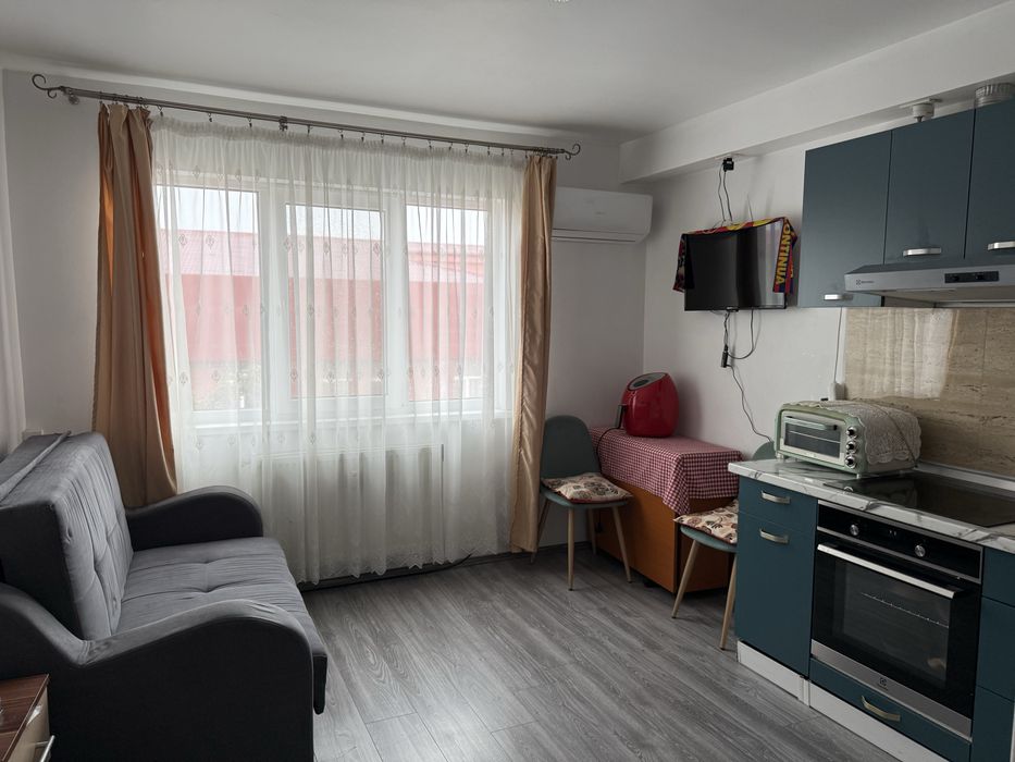 Vand garsoniera etaj 3 zona Milcov Bacau