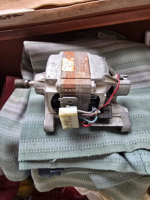 Двигатель на стиральную машинку