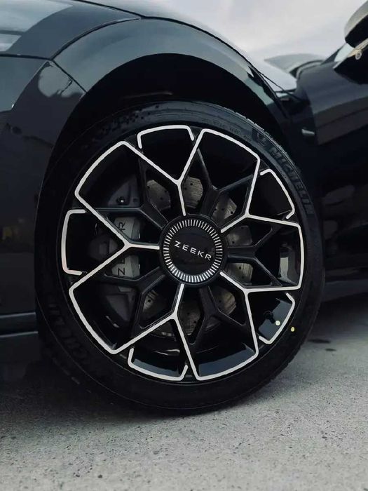 Zeekr 007 в комплектации 4WD Smart Driving Version