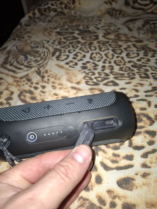 Boxa jbl  esențial 2,, 100 % originala,,