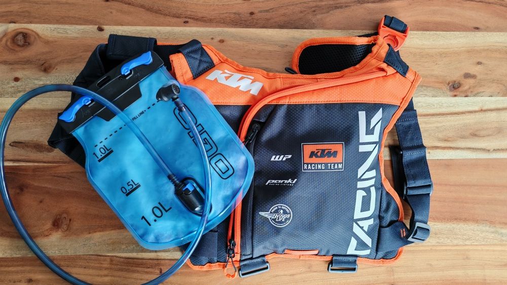 Vând rucsac hidratare KTM