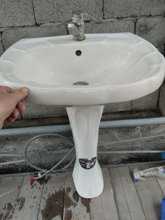 Раковина роза б/у