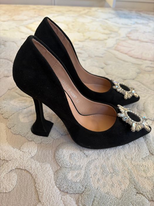 Эффектные вечерние туфли Miss Miller