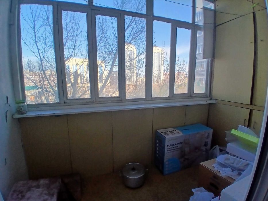 Строитель Напротив Алтындар