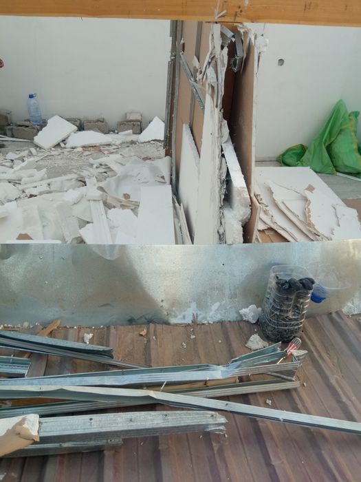 Uy, zabor,beton buzish ishlari.