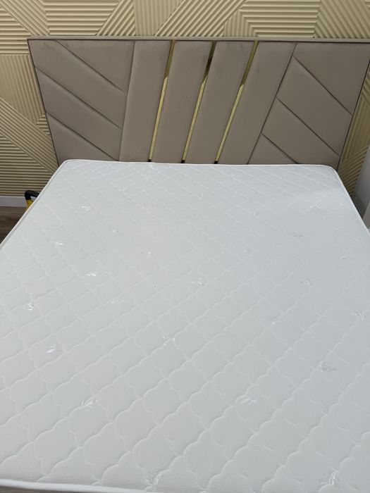 Продается Кровать с ортопедической матрасом