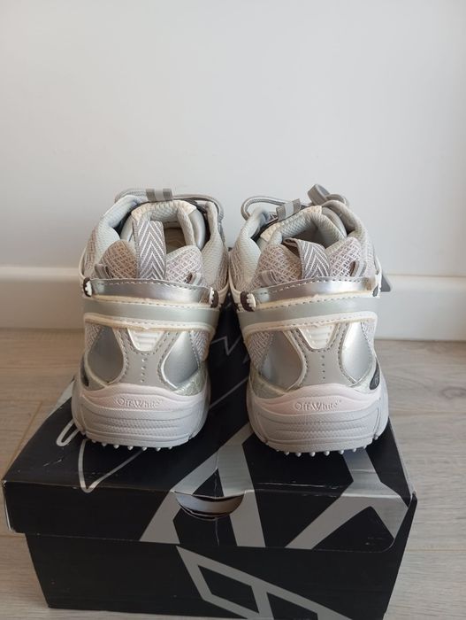 Offwhite BrB - Marimea 42 - alb/argintiu