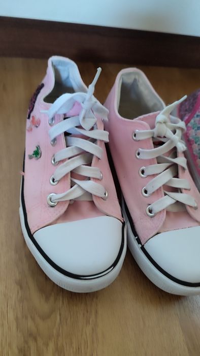 Lot papuci Nr 32 și Nr 33