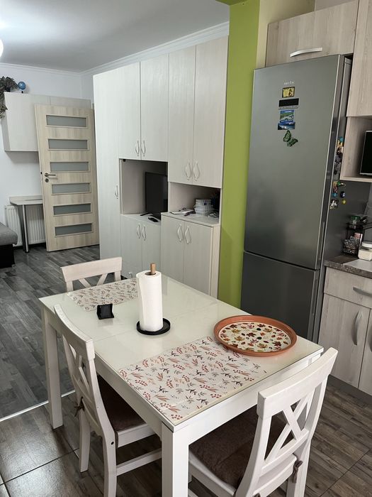 Vand apartament 3 camere, decomandat, în cartierul Arhitecțiilor. Prop