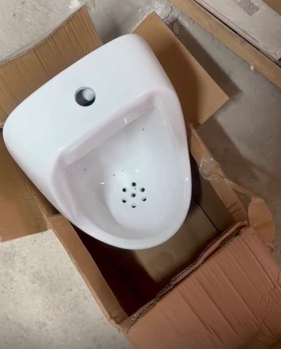 Писсуар (мужской туалет)