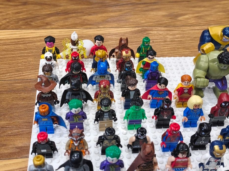 LEGO мини фигурки - Марвел и ДиСи