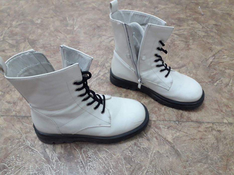 Продам демисезонные ботинки, сапоги  аляска для подрост. девочек