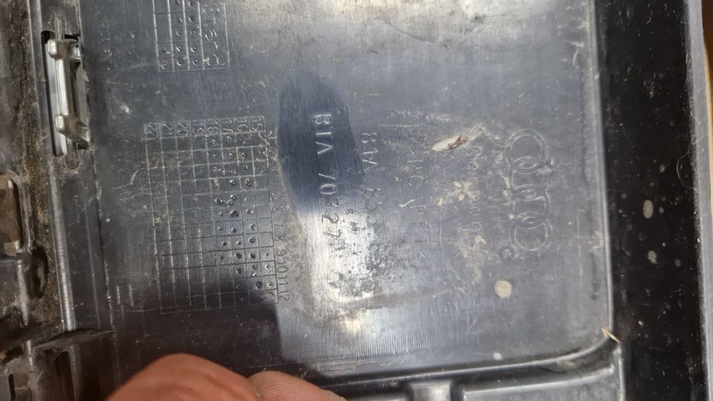 Grilă centrala Audi Q2