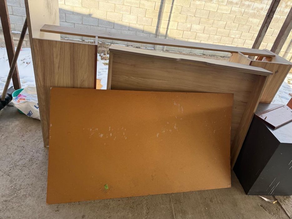 Шкаф,кровать,шифонер