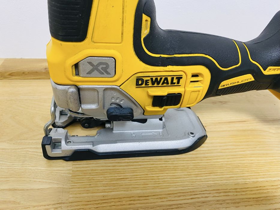 Dewalt pendular DCS 335