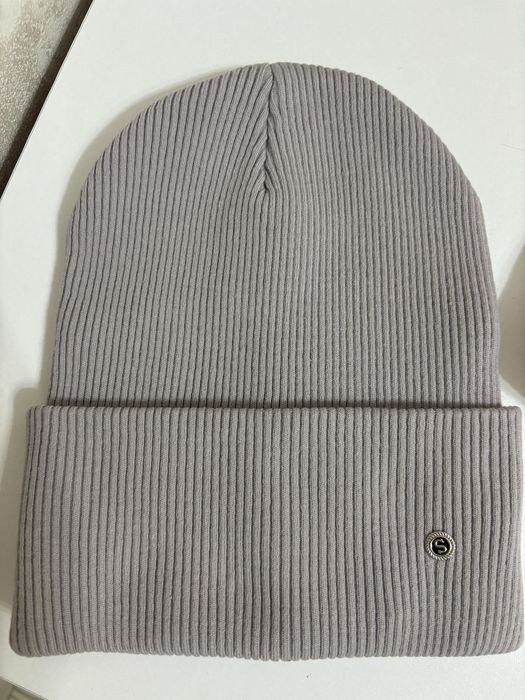 Продам шапка женская -2000т