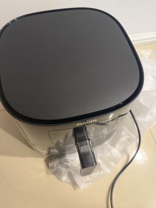 Vând Airfryer,în stare foarte bună