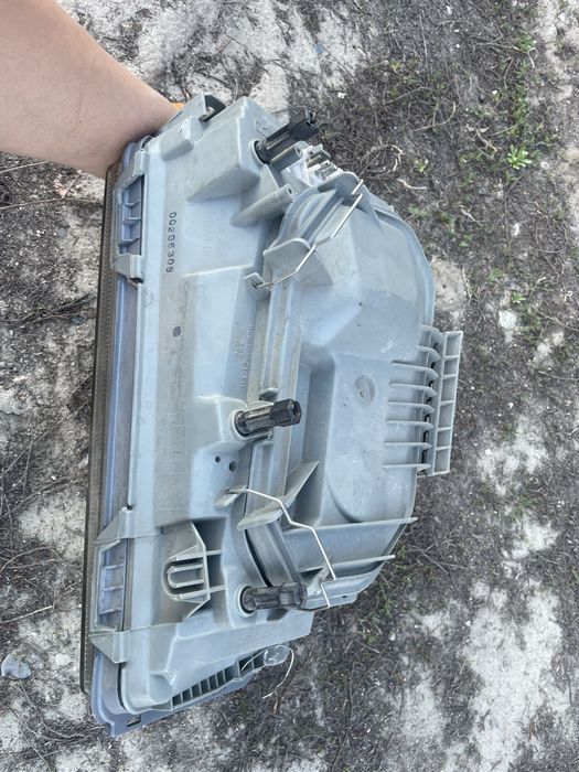 Фара правая w124 дорест