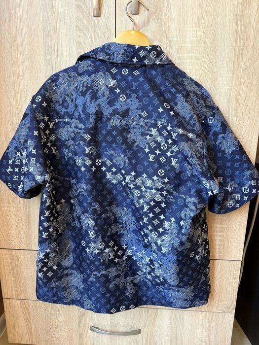 Продавам чисто нов сет Louis Vuitton