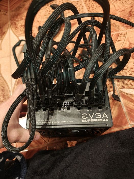Vand sursă modulara EVGA Supernova 1000w gold+ in stare foarte buna!