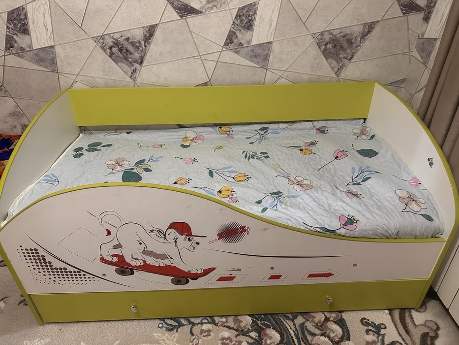 Кровать детская без матраса