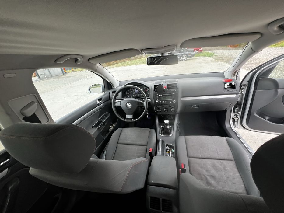 VW Golf 5 Goal 1.6 FSI 2006 | Încălzire scaune | 2 seturi roți NOI.                    (nu skoda, opel, peugeot, renault, bora, jetta, kia, honda)