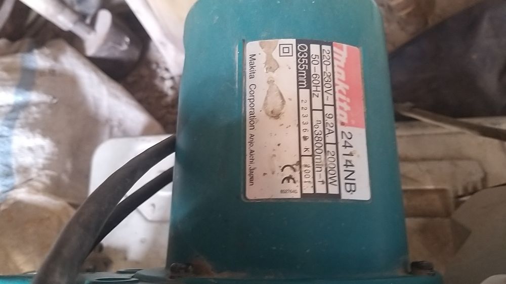 Торцовка Япония  макита мощность  2000вт диаметр  диска 355мм