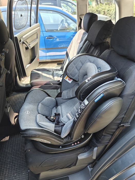 Scaun auto , stare foarte bună