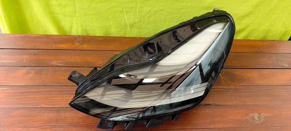 Ляв фар за Tesla Model 3 / Y / Тесла Модел 3 У