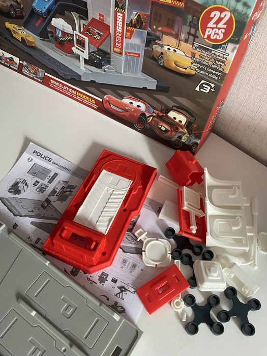 Паркинг с път, кола и хеликоптер Макуин, McQueen