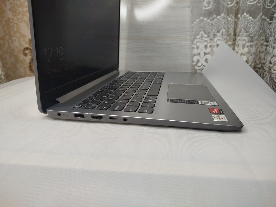 Лёгкий и мощный ноутбук Lenovo на DDR5 AMD Athlon 7120 8/256