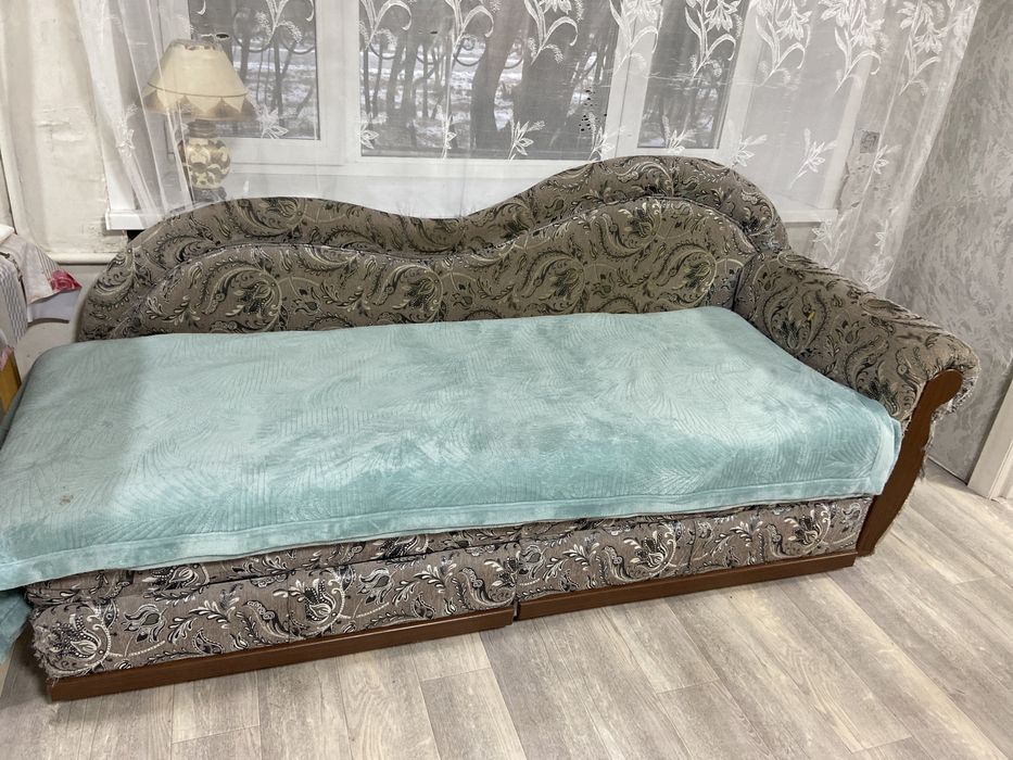 Продам диван 10000