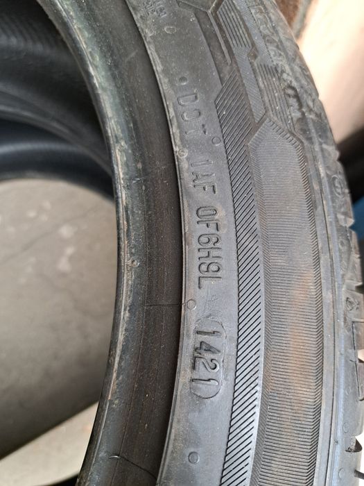2 anvelope 245/45 R19 Barum