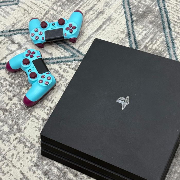 Продаю playstation 4 pro