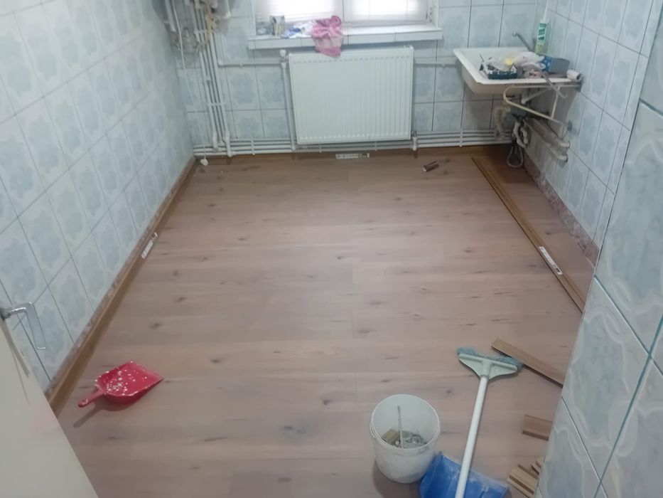 Ap 2 cam decomanda,2 bai,bradet,51mp,parter inalt,centrală termopane