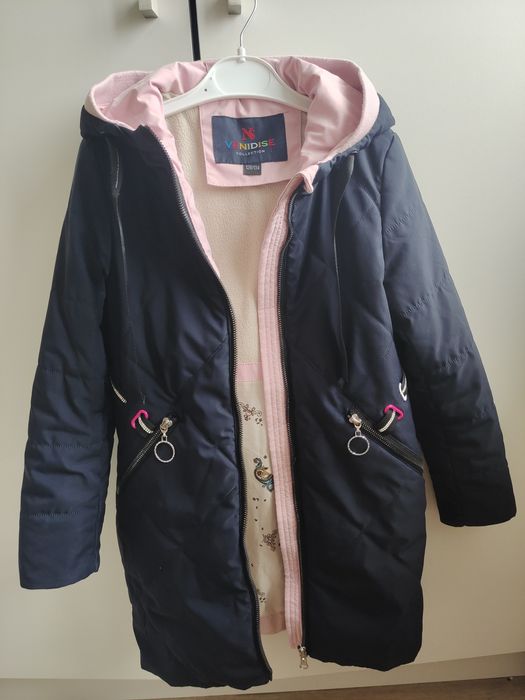 Продам куртку на девочку