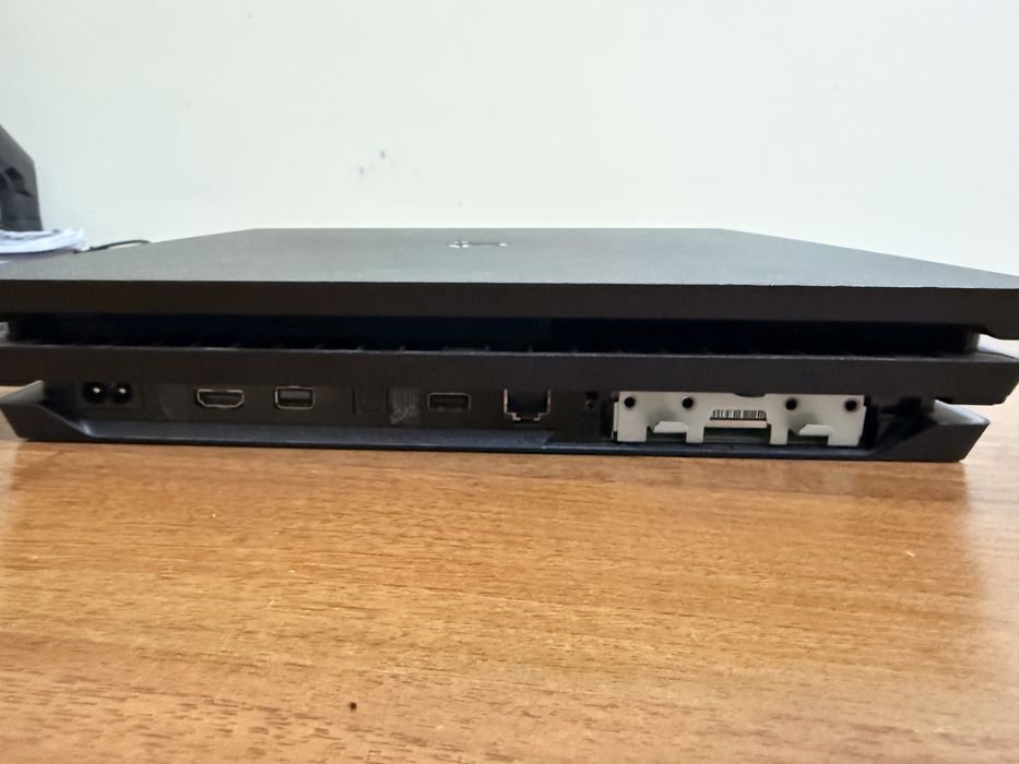 Playstation 4 pro 1 тб