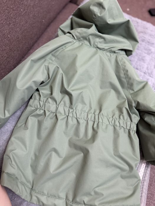 Продам детскую куртку