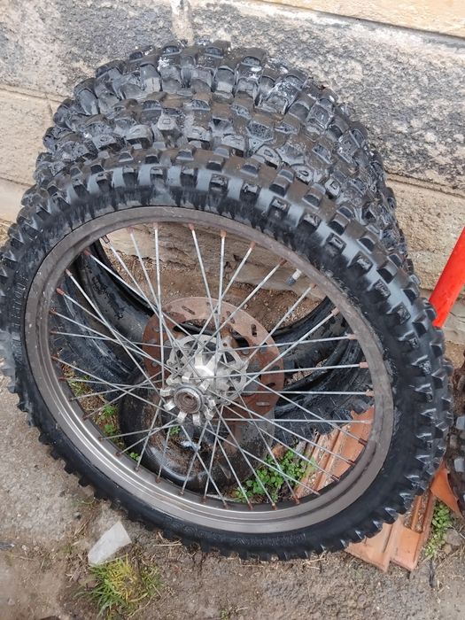 Кросови гуми за мотор