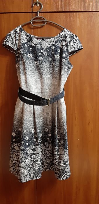 Продавам  рокля !!!