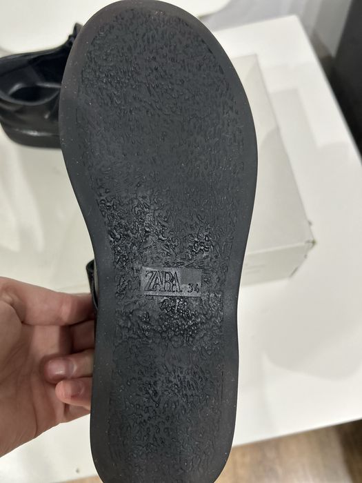 Pantofi zara ,stare aproape noua,purtati de trei ori