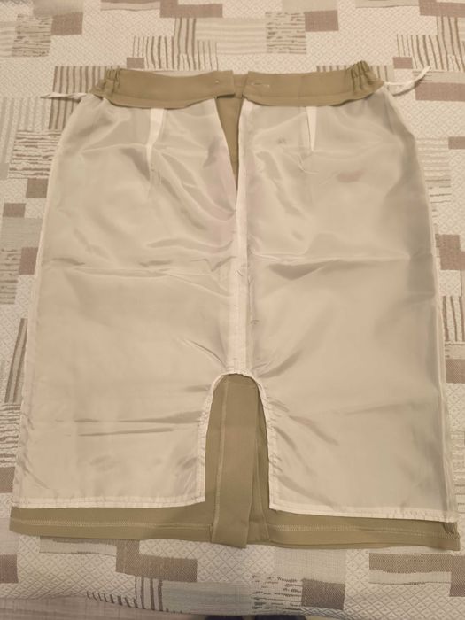 Пола права нова бежова