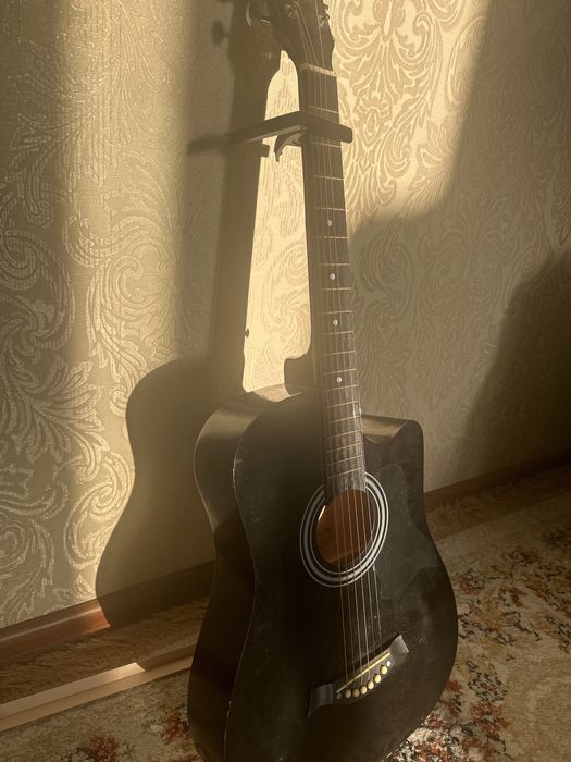 Гитара акустическая