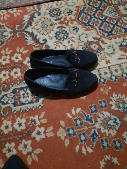 Продам женские туфли размер38