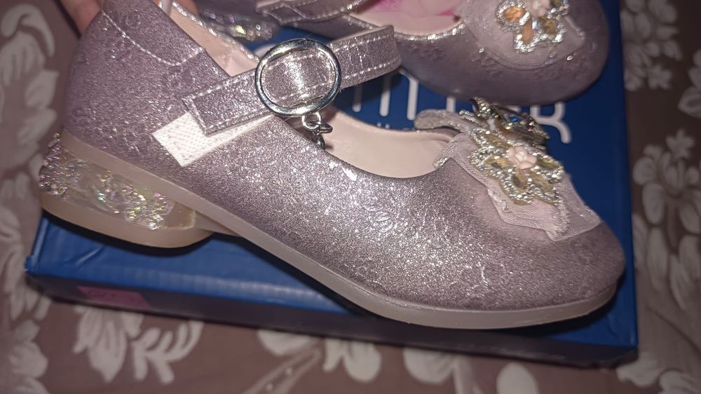 Туфли на девочку