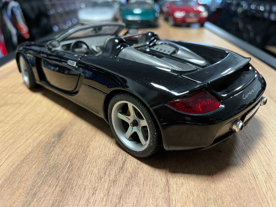 BBUARGO колекционерски модел PORSCHE CARRERA GT 2002 г. 1:18 мащаб